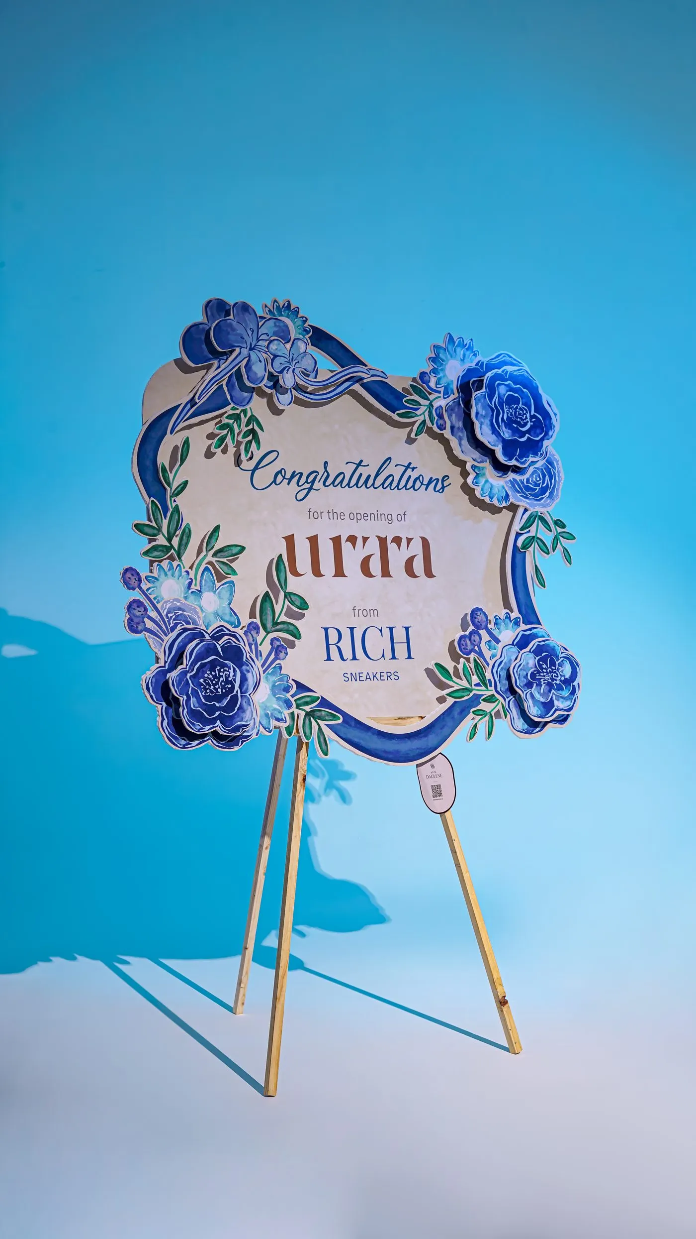 Royale Rosie Biru